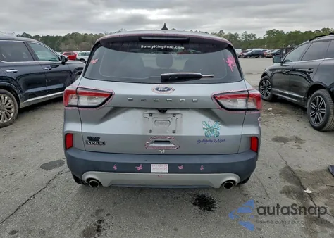 2021 Ford Escape S z USA, uszkodzony, nr VIN 1FMCU0F69MUB01917